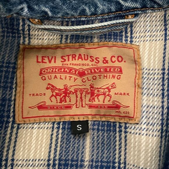 Vintage 90’s Levi’s Medium Wash Trucker Style Lined Denim Jacket Mens Size Small - Picture 3 of 17